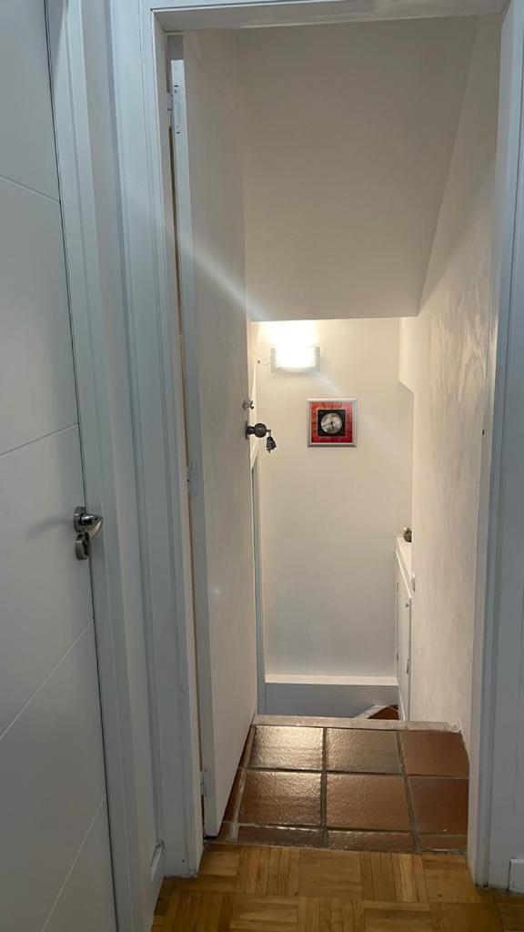 Cool Basement Studio In Hosts House With Private Terrace And Bbq 济祖尔·梅约 外观 照片