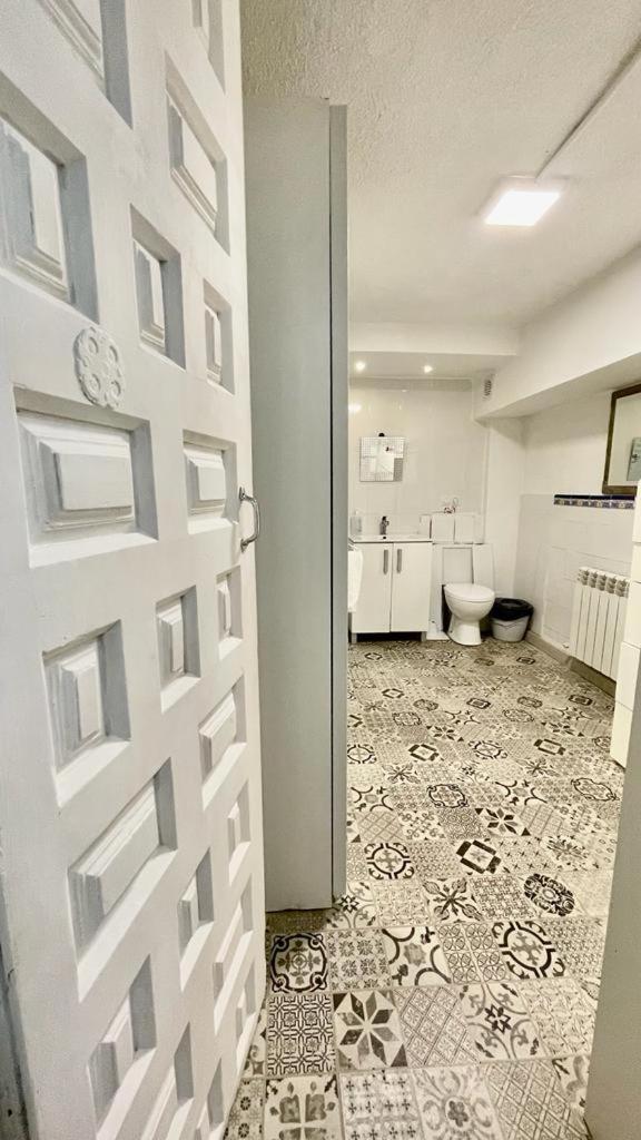 Cool Basement Studio In Hosts House With Private Terrace And Bbq 济祖尔·梅约 外观 照片