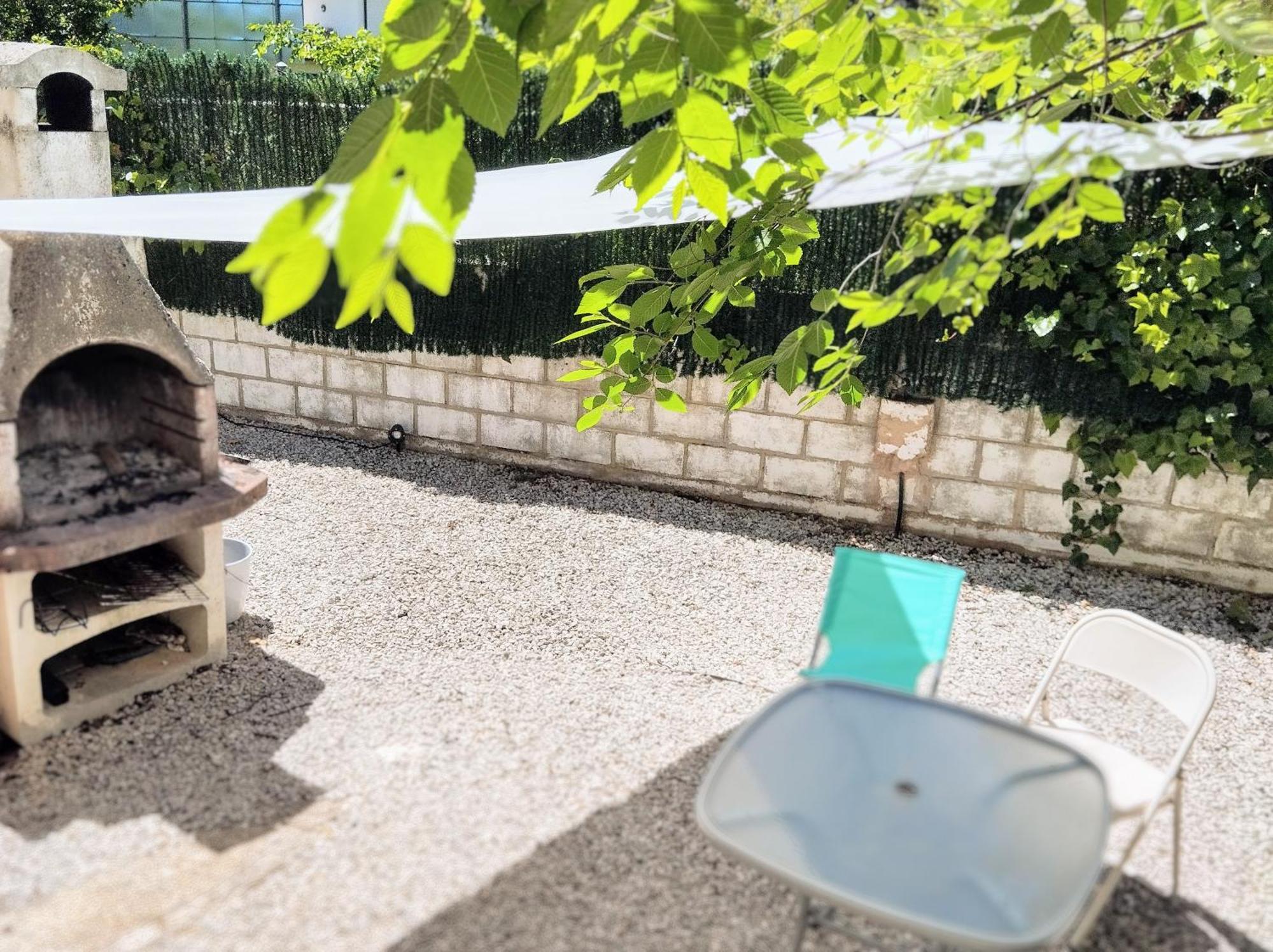 Cool Basement Studio In Hosts House With Private Terrace And Bbq 济祖尔·梅约 外观 照片