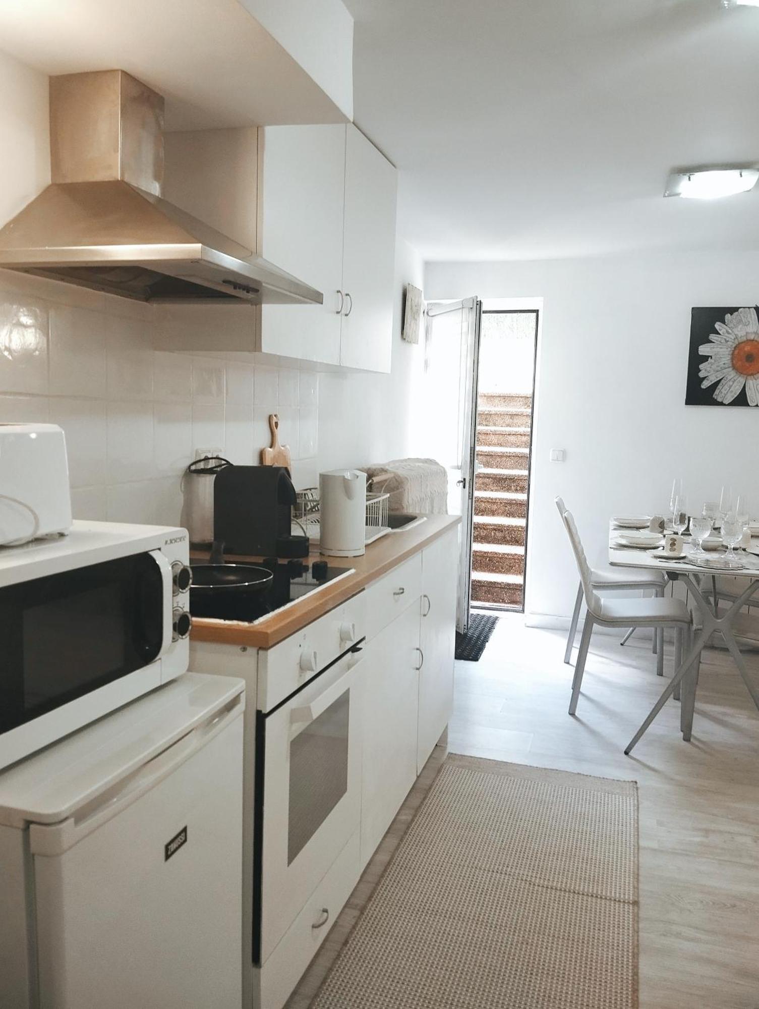 Cool Basement Studio In Hosts House With Private Terrace And Bbq 济祖尔·梅约 外观 照片