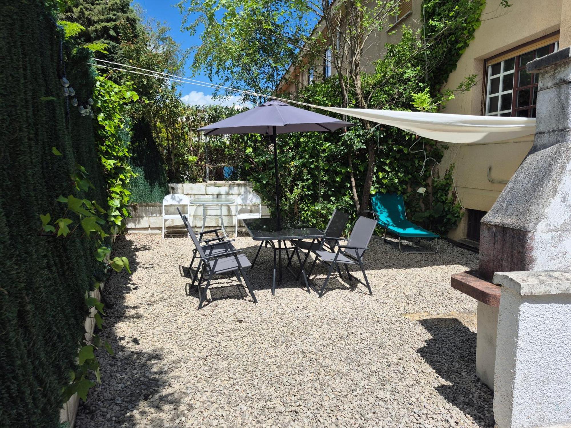Cool Basement Studio In Hosts House With Private Terrace And Bbq 济祖尔·梅约 外观 照片