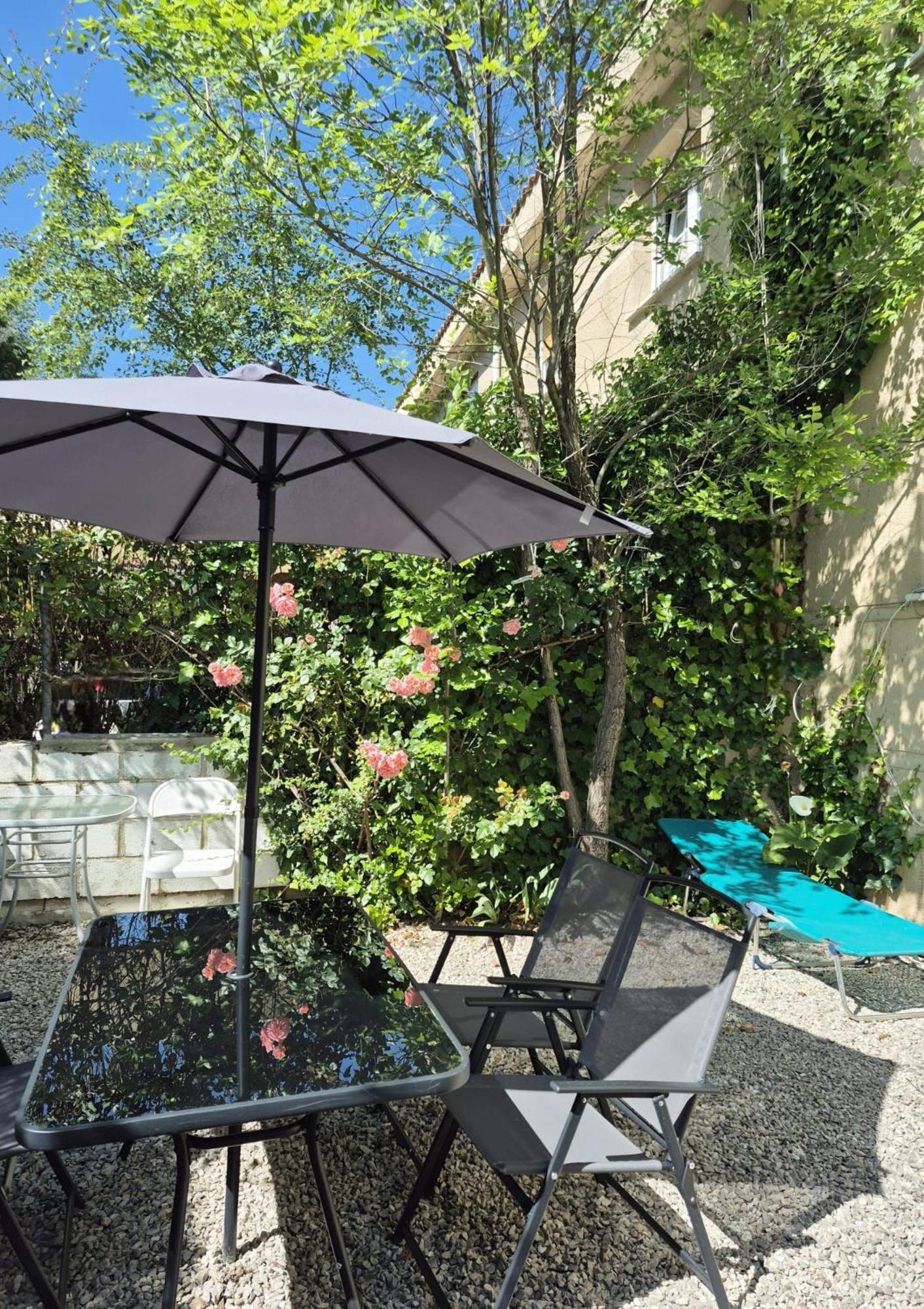 Cool Basement Studio In Hosts House With Private Terrace And Bbq 济祖尔·梅约 外观 照片